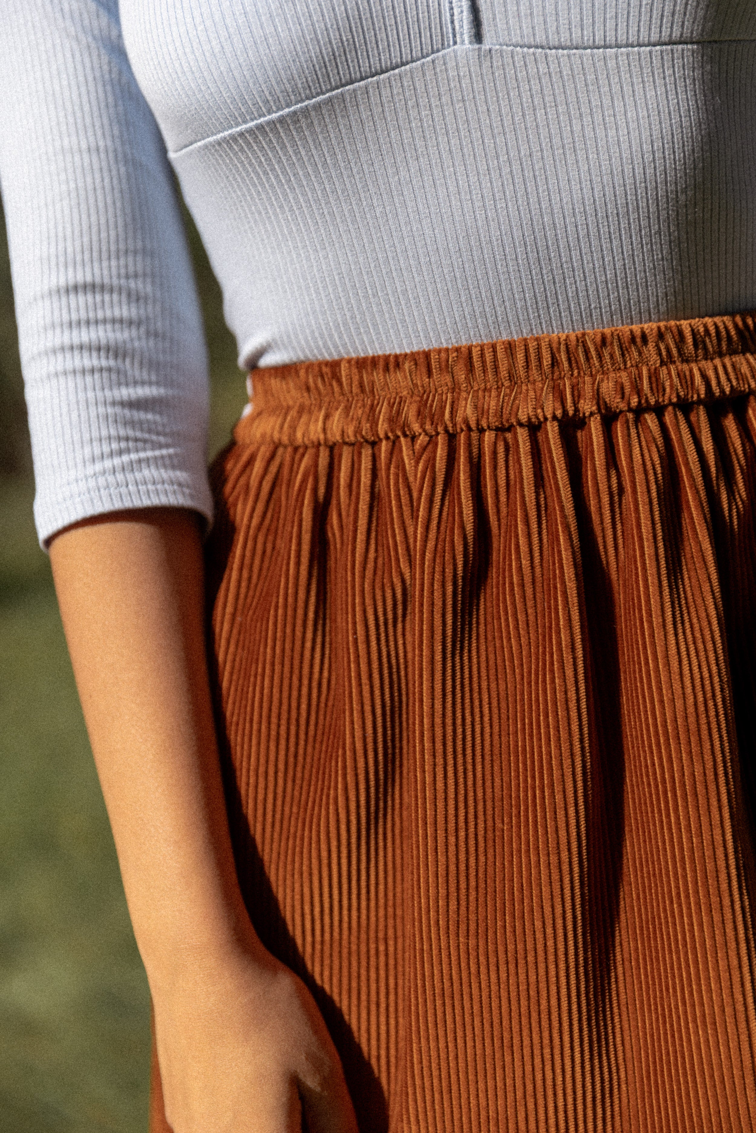 Petite à poches velours toffee