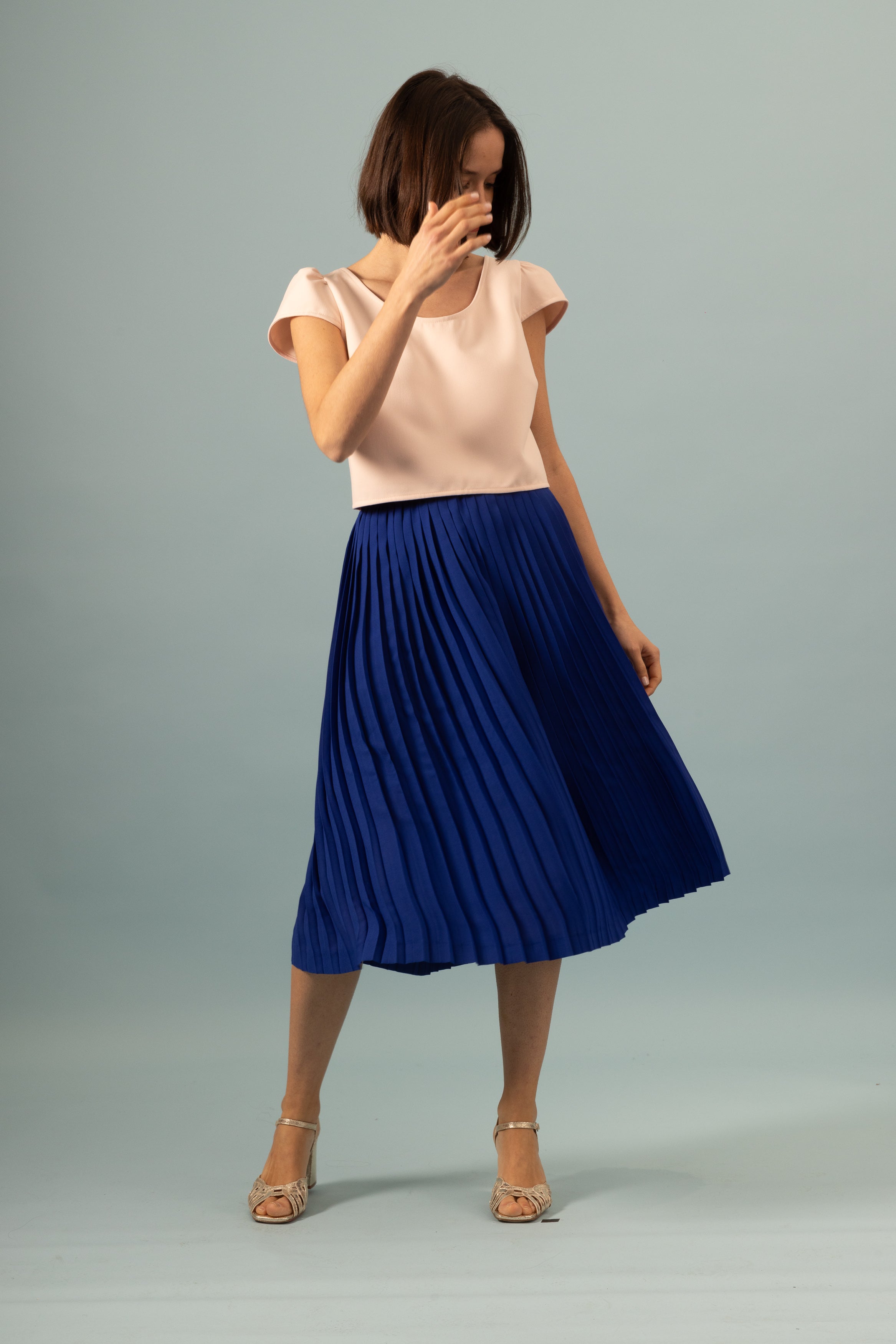 Jupe plissée midi bleu électrique