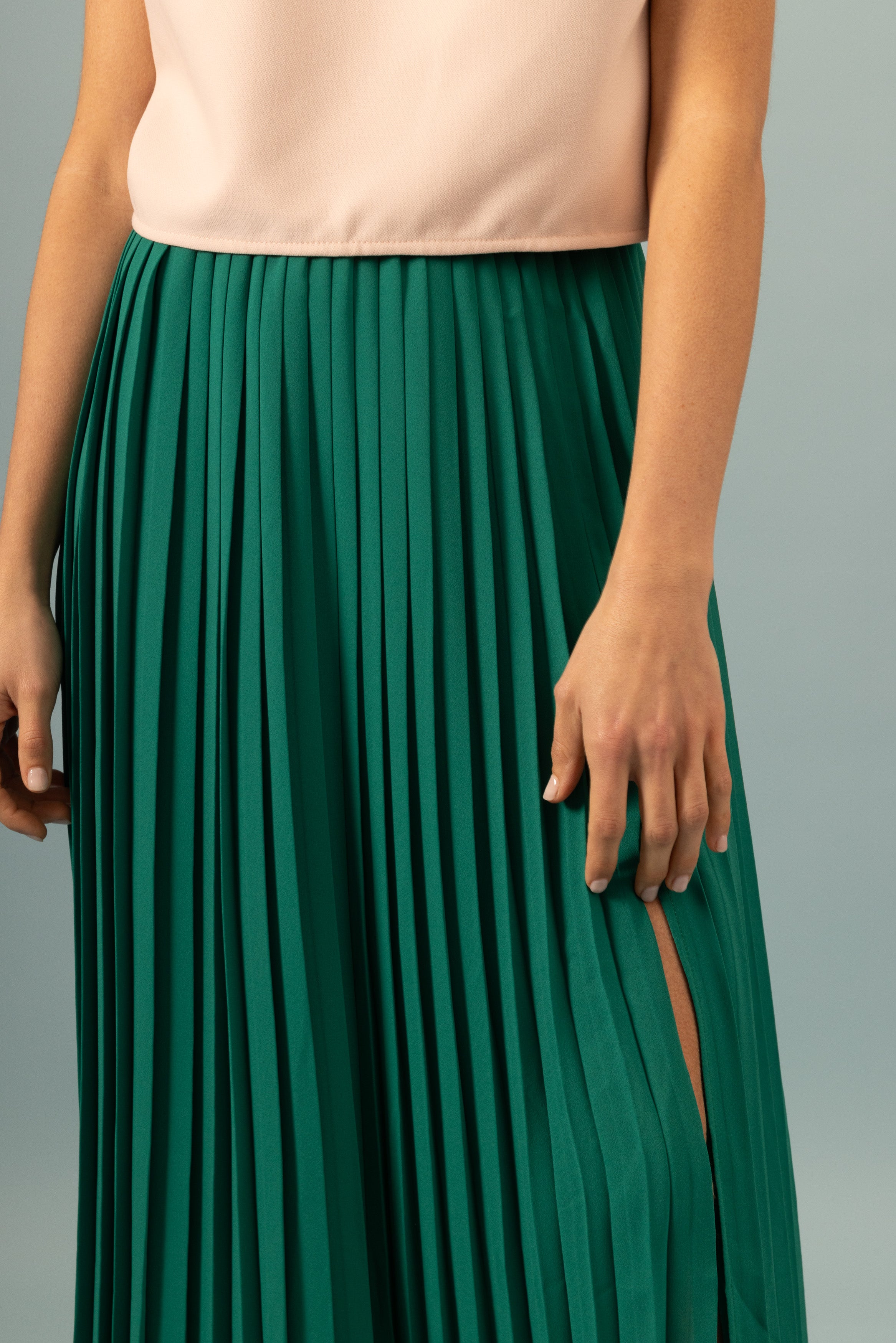 Jupe plissée longue fendue absinthe