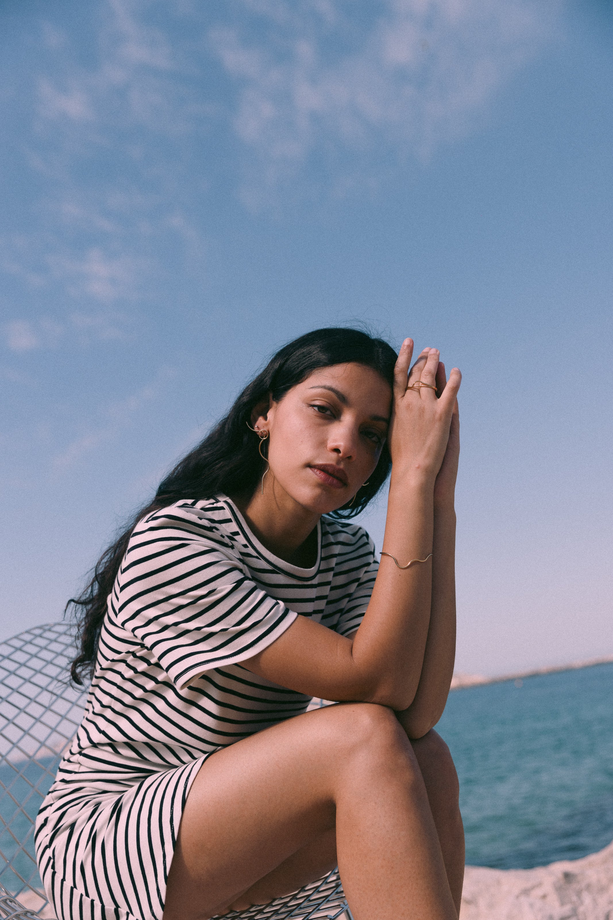 Mini robe drapée marinière noire