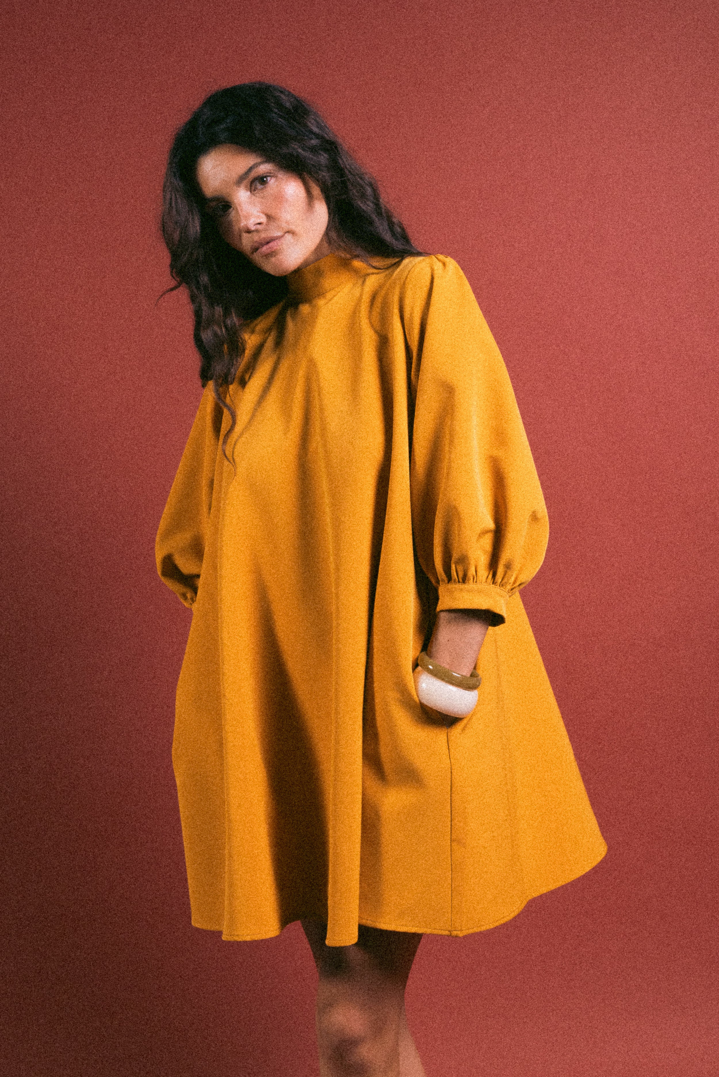 Robe baby doll invitée ocre