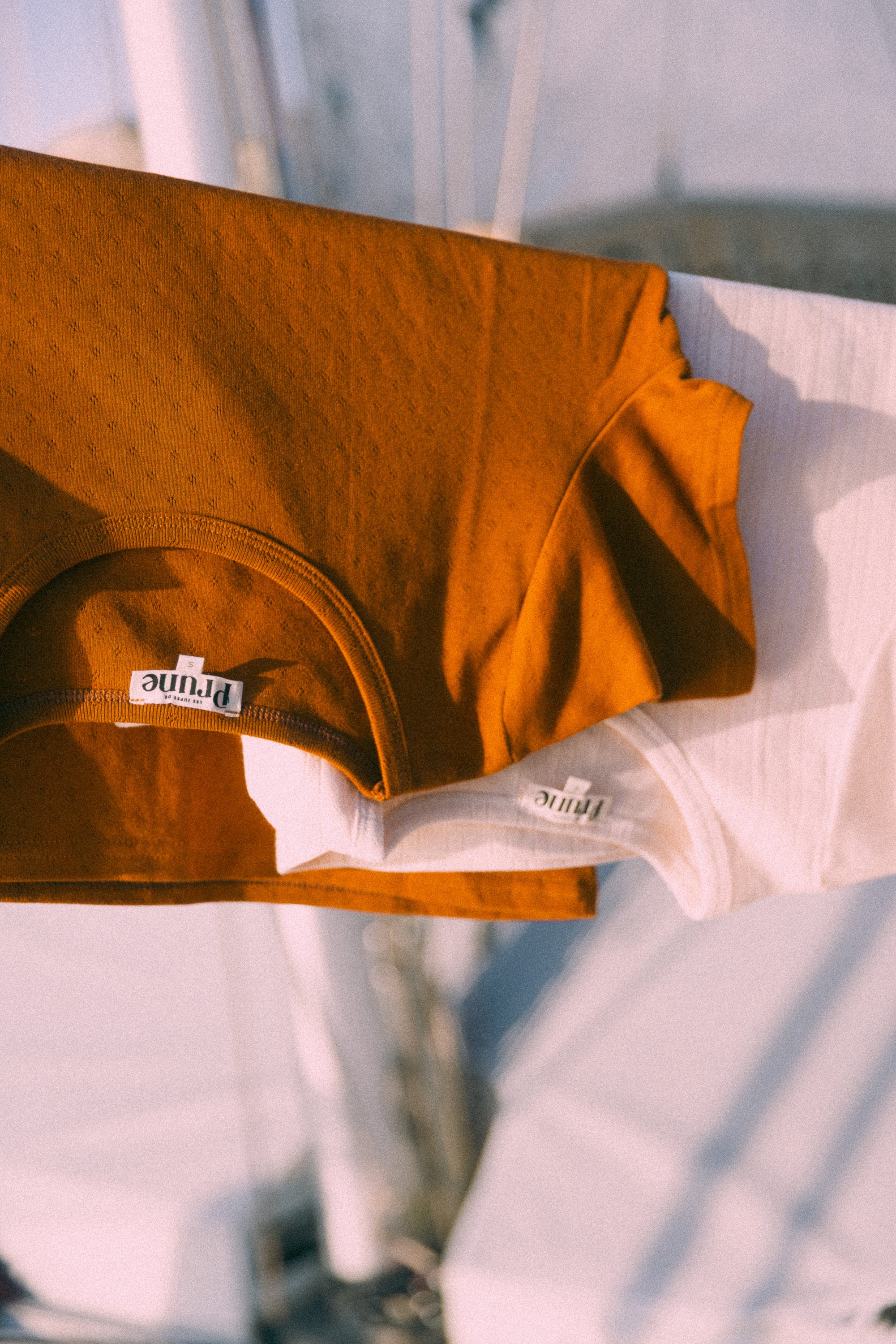 Tee ajouré caramel