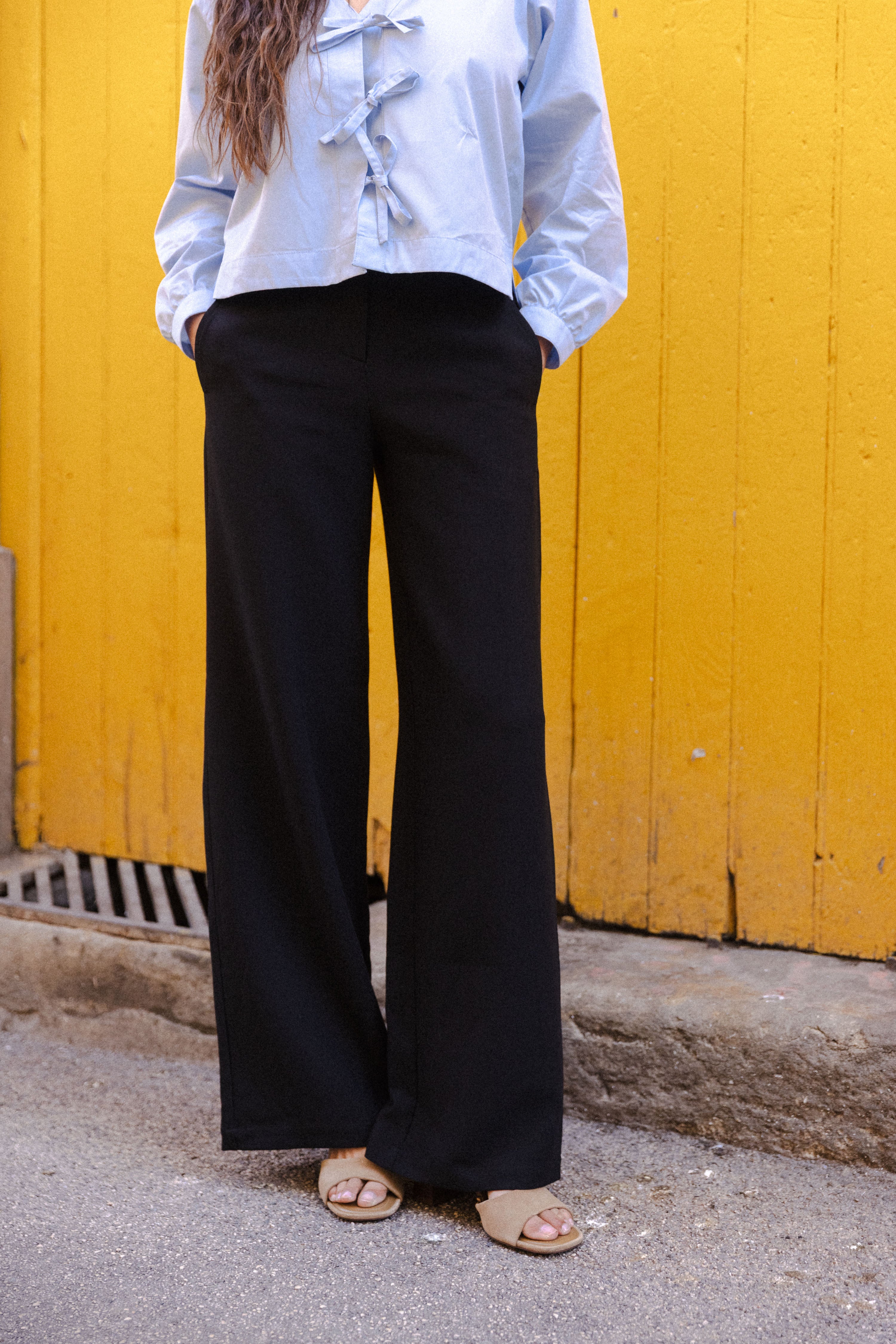 Pantalones negros de pierna ancha