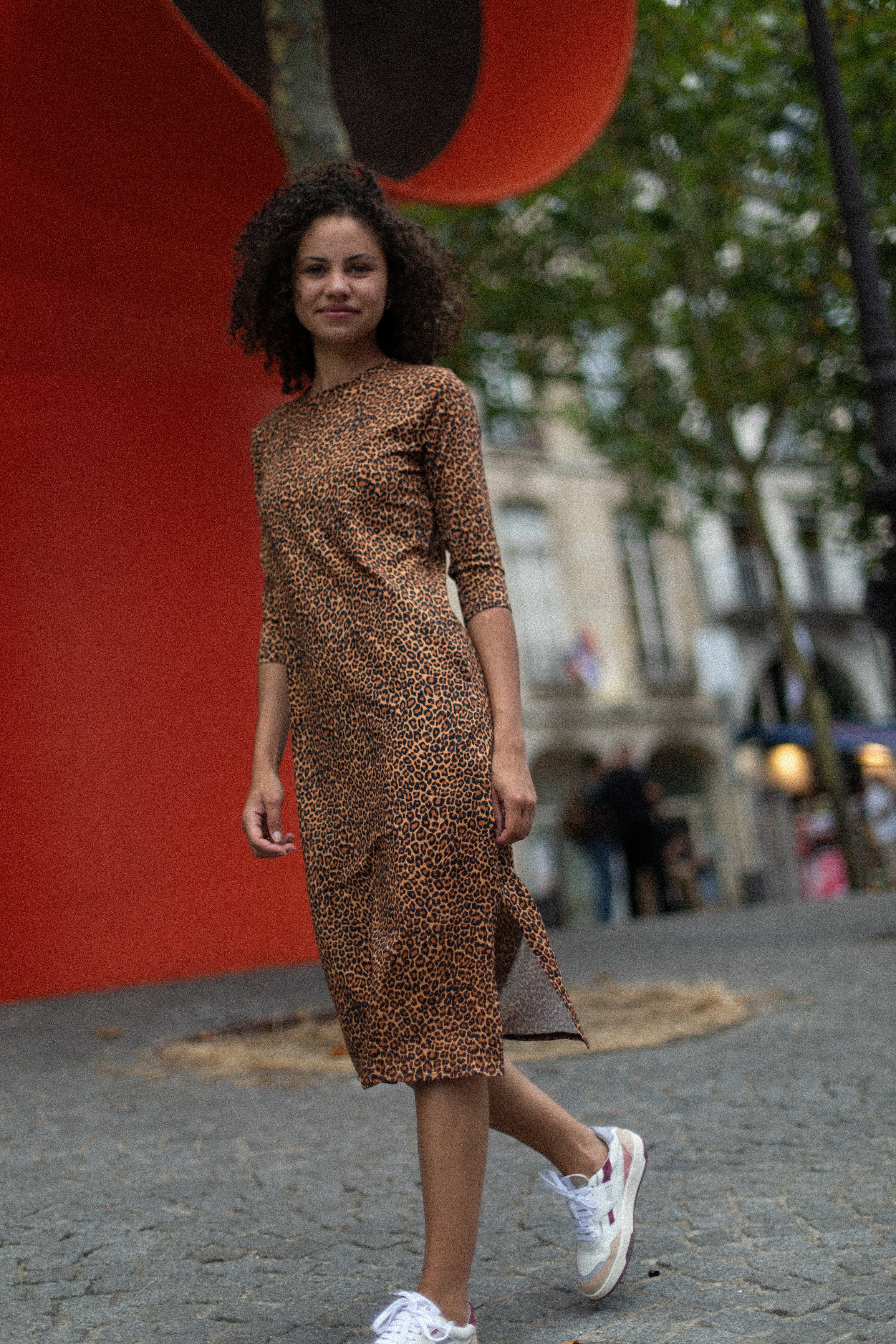 Vestido tres cuartos con estampado de leopardo