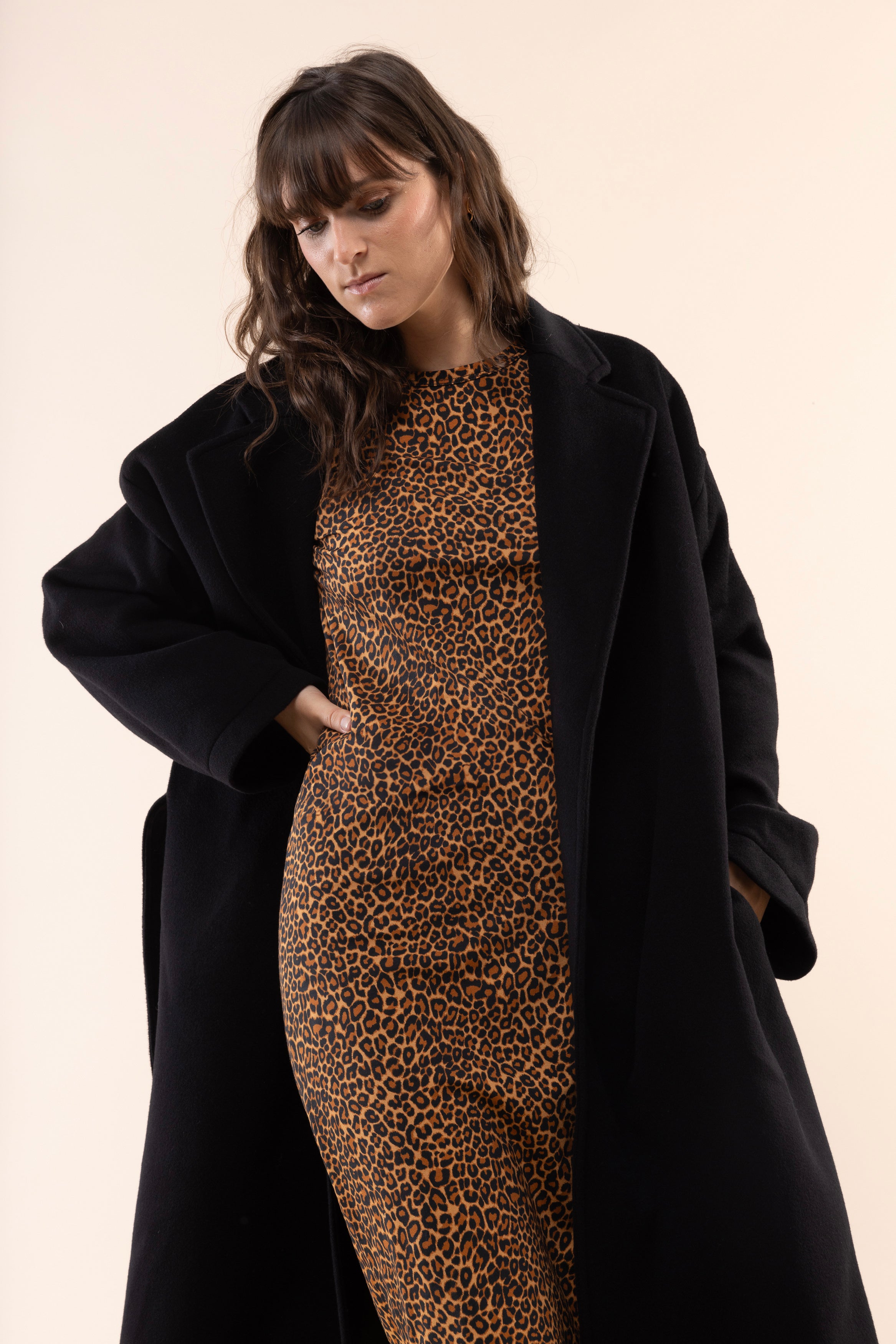 Vestido tres cuartos con estampado de leopardo